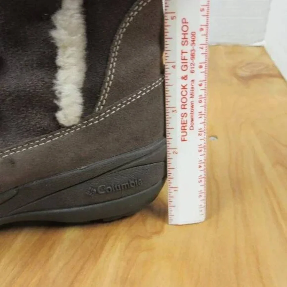 COLUMBIA Delancey Omni Shield Brown Suede Boots Womens 8.5 Omni-Grip Rubber Sole